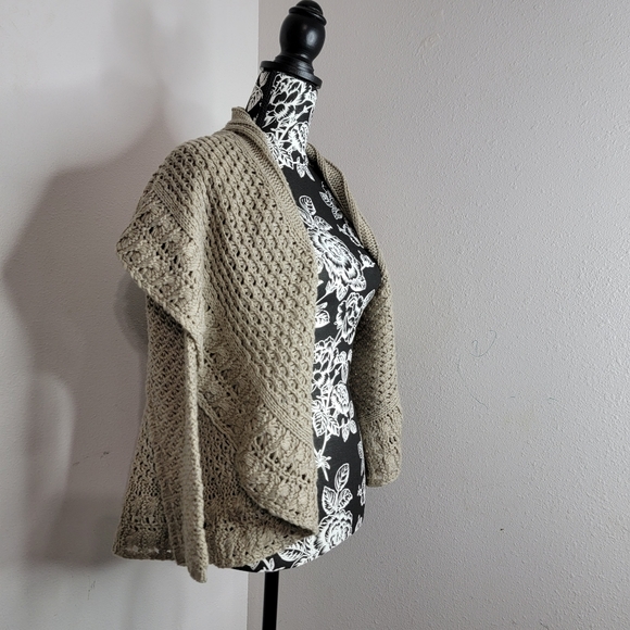 New Directions knit shawl - Picture 7 of 9